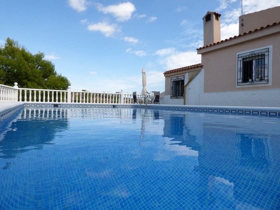 Foto 1 de Xalet en venda a Albatera de 6 habitacions amb terrassa i piscina