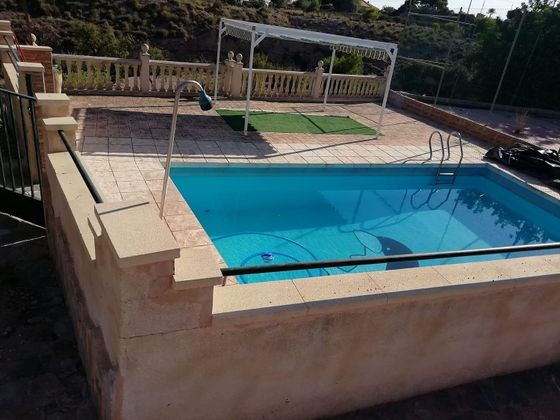 Foto 2 de Xalet en venda a Crevillent de 4 habitacions amb piscina i jardí