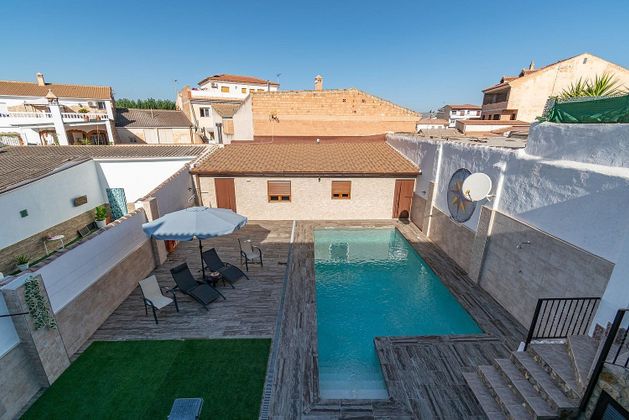 Foto 1 de Casa en venda a Villanueva Mesía de 4 habitacions amb terrassa i piscina