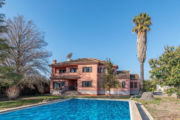 Foto 1 de Xalet en venda a Atarfe de 6 habitacions amb terrassa i piscina