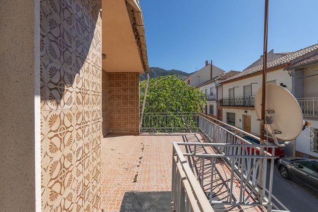 Foto 2 de Casa adossada en venda a Alfacar de 5 habitacions amb terrassa i garatge
