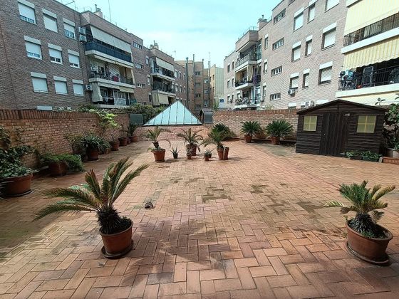 Foto 1 de Local en venda a Sant Adrià de Besos amb terrassa i aire acondicionat