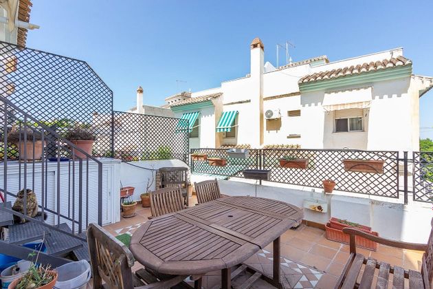Foto 2 de Casa en venta en calle Manuel de Falla de 3 habitaciones con terraza y piscina