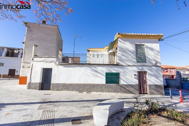 Foto 2 de Casa en venda a calle Las Infantas de 4 habitacions amb terrassa i jardí