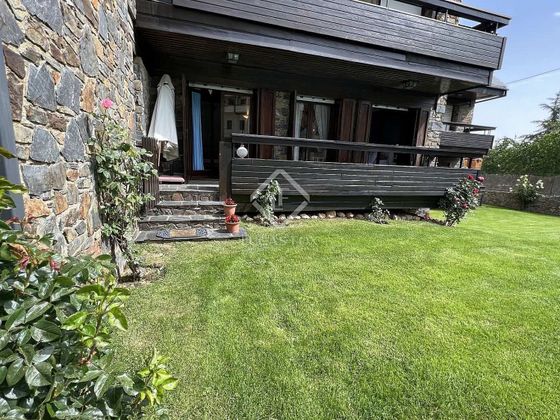 Foto 2 de Pis en venda a Alp de 3 habitacions amb terrassa i piscina