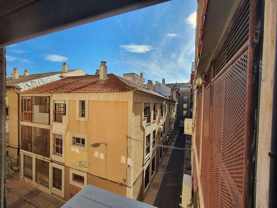 Foto 1 de Venta de piso en Centro - Murcia de 2 habitaciones con balcón y aire acondicionado