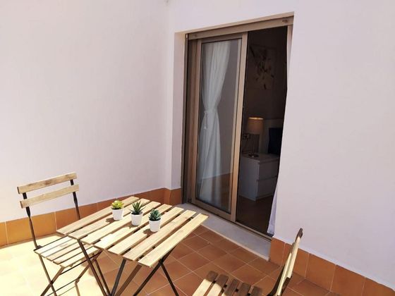 Foto 1 de Venta de piso en Centro - Murcia de 1 habitación con terraza y balcón