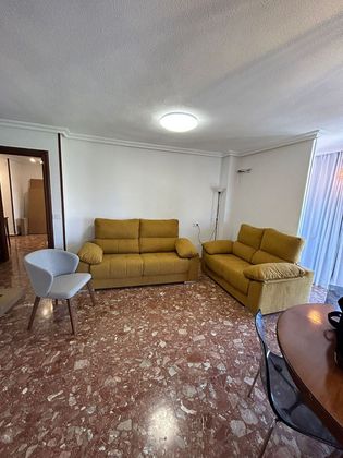 Foto 1 de Alquiler de piso en Santa María de Gracia de 4 habitaciones con muebles y aire acondicionado