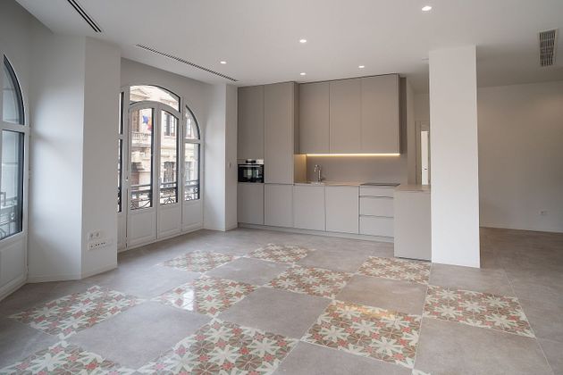 Foto 2 de Alquiler de piso en Centro - Murcia de 2 habitaciones con muebles y aire acondicionado