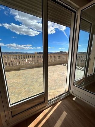 Foto 1 de Àtic en venda a Cobatillas de 3 habitacions amb terrassa i aire acondicionat