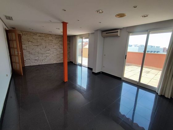 Foto 2 de Venta de ático en Juan Carlos I de 5 habitaciones con terraza y garaje