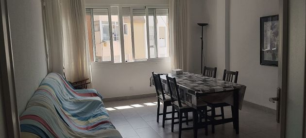 Foto 1 de Pis en lloguer a Centro - Murcia de 3 habitacions amb terrassa i mobles