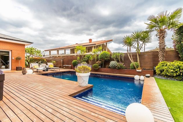 Foto 2 de Casa en venda a Can Llobateres - Can Pallars de 5 habitacions amb terrassa i piscina