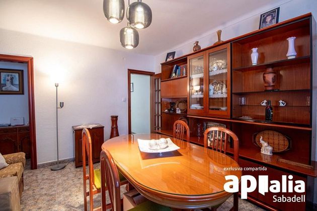 Foto 2 de Piso en venta en Centre - Eixample – Can Llobet – Can Serra de 3 habitaciones con balcón