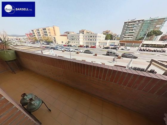 Foto 2 de Piso en venta en Sant Andreu de la Barca de 5 habitaciones con terraza y balcón