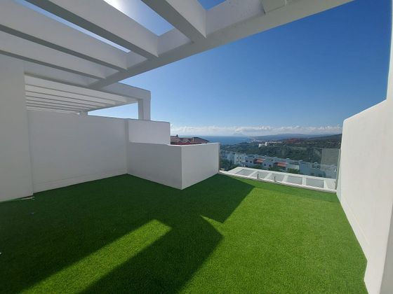 Foto 1 de Casa adossada en venda a Chullera de 3 habitacions amb terrassa i piscina