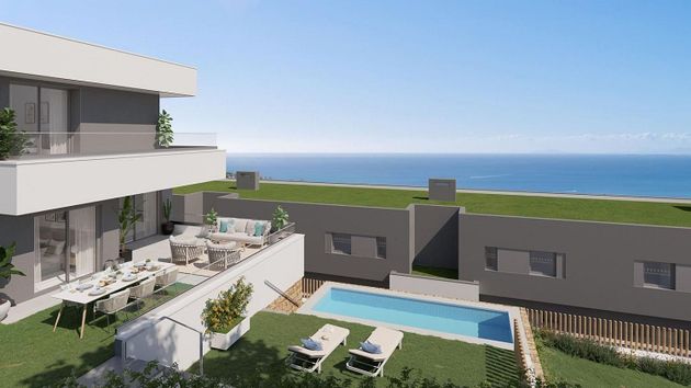 Foto 1 de Casa adossada en venda a Chullera de 4 habitacions amb terrassa i piscina