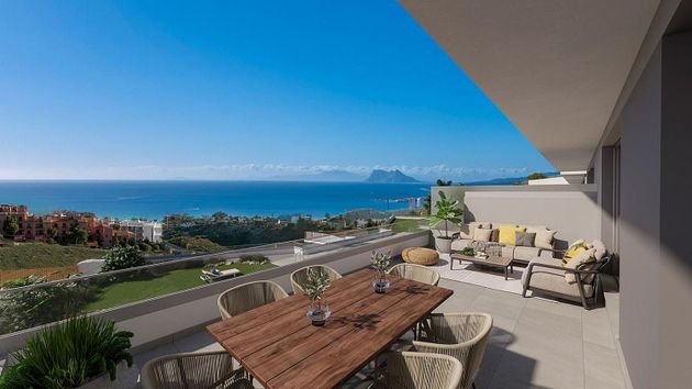 Foto 2 de Casa adossada en venda a Chullera de 4 habitacions amb terrassa i piscina