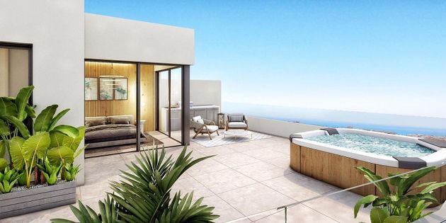 Foto 2 de Ático en venta en Zona Norte de 2 habitaciones con terraza y piscina