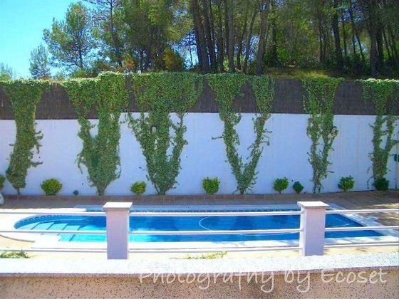 Foto 2 de Chalet en venta en Vallirana de 4 habitaciones con terraza y piscina