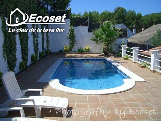 Foto 1 de Chalet en venta en Vallirana de 4 habitaciones con terraza y piscina