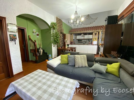 Foto 2 de Chalet en venta en Vallirana de 5 habitaciones con terraza y garaje