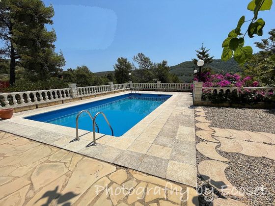 Foto 2 de Xalet en venda a Vallirana de 6 habitacions amb terrassa i piscina