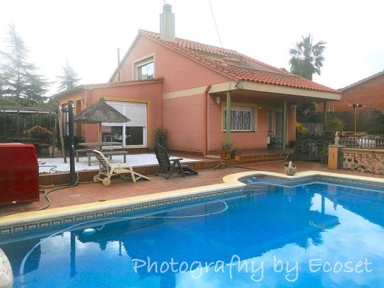 Foto 2 de Xalet en venda a Cervelló de 4 habitacions amb terrassa i piscina