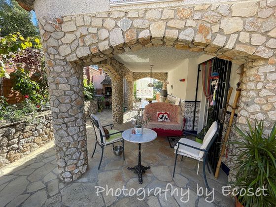 Foto 2 de Chalet en venta en Vallirana de 6 habitaciones con terraza y jardín