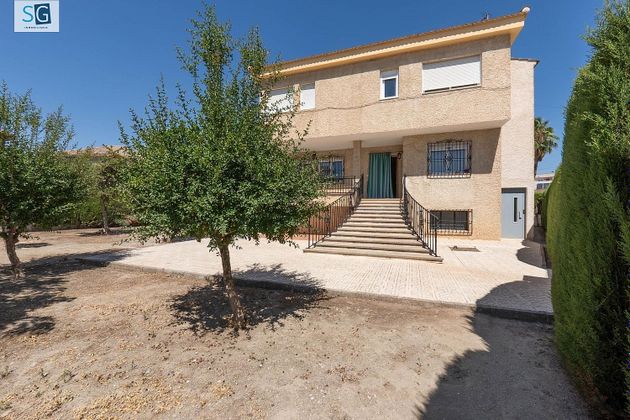 Foto 1 de Xalet en venda a Santa Fe de 6 habitacions amb terrassa i garatge