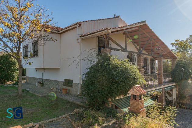 Foto 2 de Xalet en venda a Guadix de 4 habitacions amb terrassa i jardí