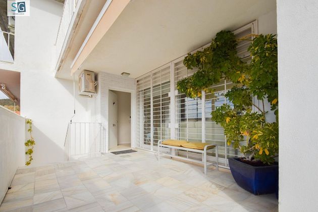 Foto 2 de Casa en venda a Cenes de la Vega de 3 habitacions amb terrassa i piscina