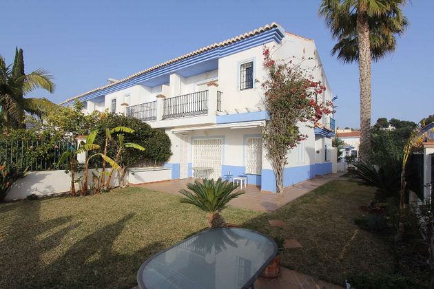 Foto 2 de Casa en venta en Algarrobo-Costa de 3 habitaciones con terraza y piscina