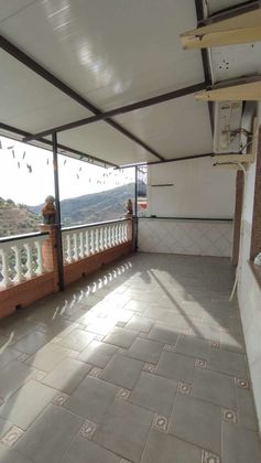 Foto 2 de Casa adossada en venda a Sayalonga de 5 habitacions amb terrassa i garatge