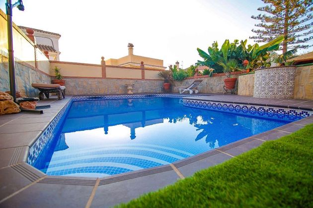 Foto 2 de Venta de casa en El Tomillar de 5 habitaciones con terraza y piscina