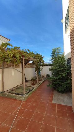 Foto 2 de Xalet en venda a Urbanización Santa Rosa de 3 habitacions amb terrassa i piscina