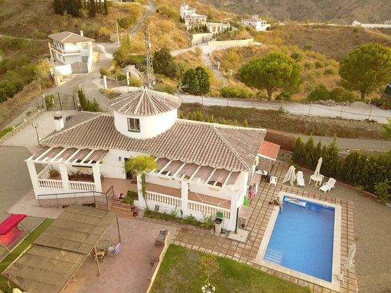 Foto 1 de Casa en venta en Almodóvar del Campo de 4 habitaciones con piscina y jardín
