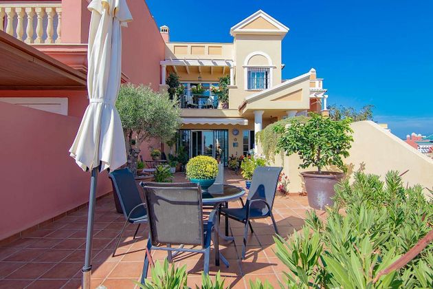 Foto 1 de Casa en venda a Viña Málaga de 3 habitacions amb terrassa i piscina