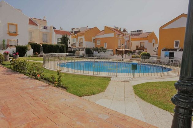 Foto 2 de Casa en venda a El Tomillar de 4 habitacions amb terrassa i piscina