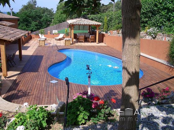 Foto 1 de Xalet en venda a Reixac - Vallensana Baixa de 4 habitacions amb terrassa i piscina