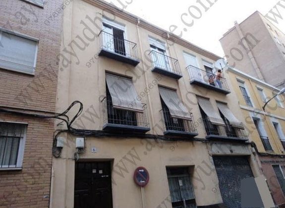 Foto 2 de Piso en venta en Delicias de 4 habitaciones con balcón