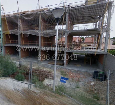 Foto 1 de Edifici en venda a calle Sierra de Gredos de 670 m²