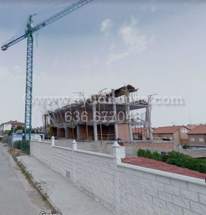 Foto 2 de Edifici en venda a calle Sierra de Gredos de 670 m²