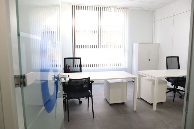 Foto 2 de Alquiler de oficina en calle De Les Travesseres de 20 m²
