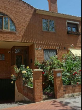Foto 1 de Casa en venta en San Adrián - La Cava de 4 habitaciones con piscina y jardín