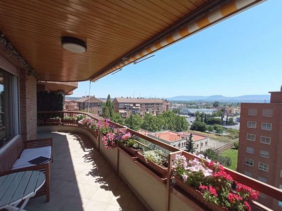 Foto 2 de Piso en venta en Cascajos - Piqueras de 4 habitaciones con terraza y piscina