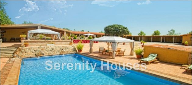 Foto 2 de Casa rural en venda a Casco Urbano de 6 habitacions amb piscina i jardí