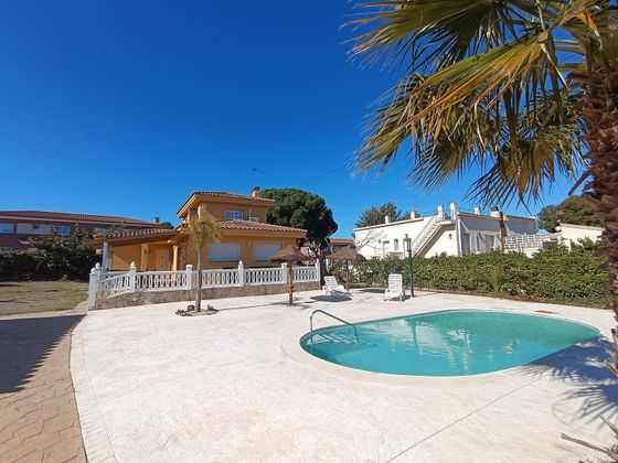 Foto 1 de Xalet en venda a Cap Salou de 5 habitacions amb terrassa i piscina