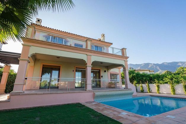 Foto 1 de Chalet en venta en El Higueral - La Merced de 4 habitaciones con terraza y piscina