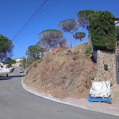 Foto 2 de Venta de terreno en Castellví de Rosanes de 996 m²